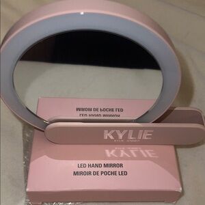Kylie LED Hand Mirror in Pink
